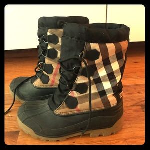 Burberry Snow Boots women’s size 8/9
